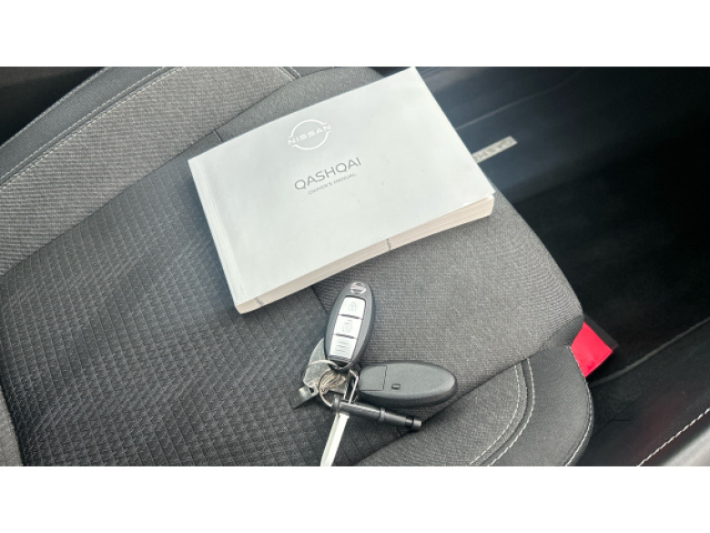 Nissan Qashqai 1.3 DiG-T MH 158 N-Connecta 5dr Xtronic Petrol Hatchback